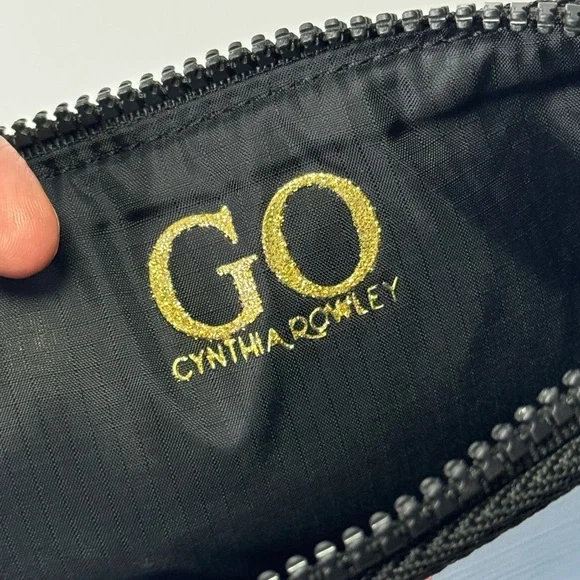 GO by Cynthia Rowley Black Wristlet‎ Pouch with Stripe Design - Picture 3 of 4